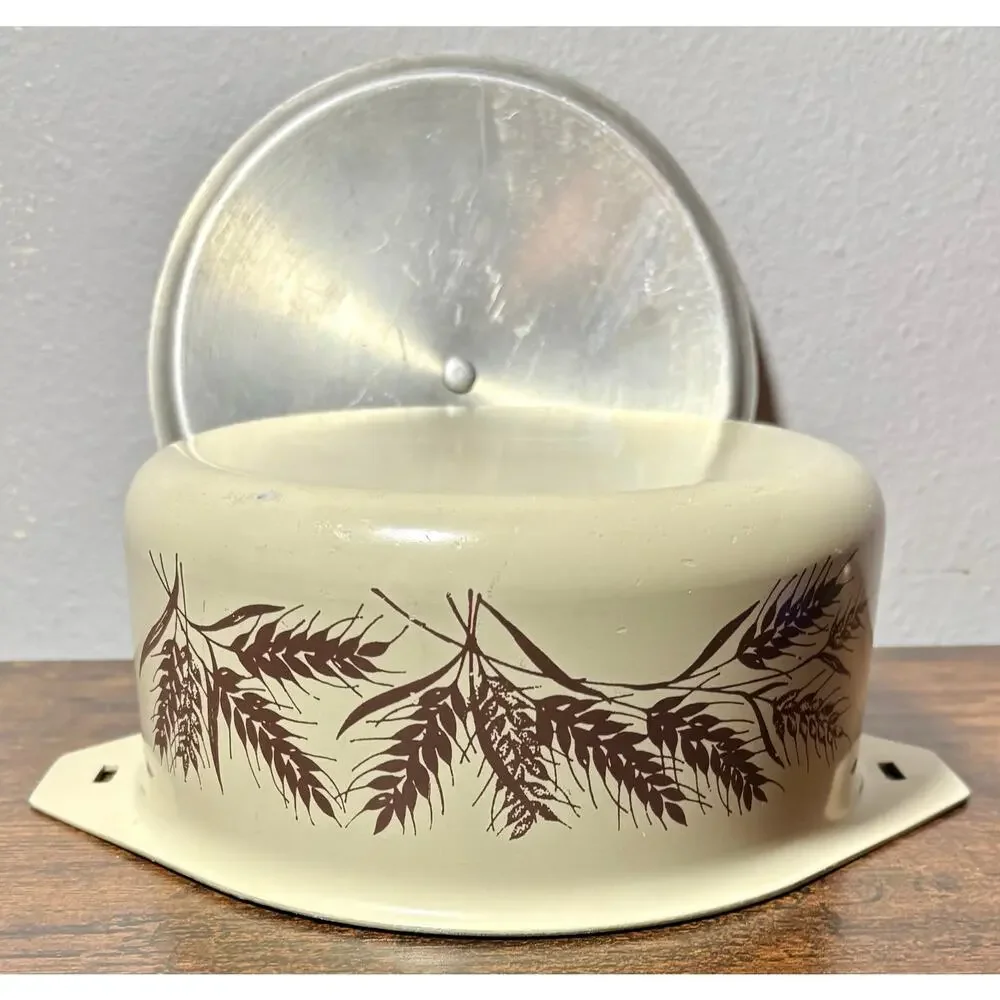 Vintage Multiware 8” Harvest Wheat Enamel Coated Aluminum Casserole Dish